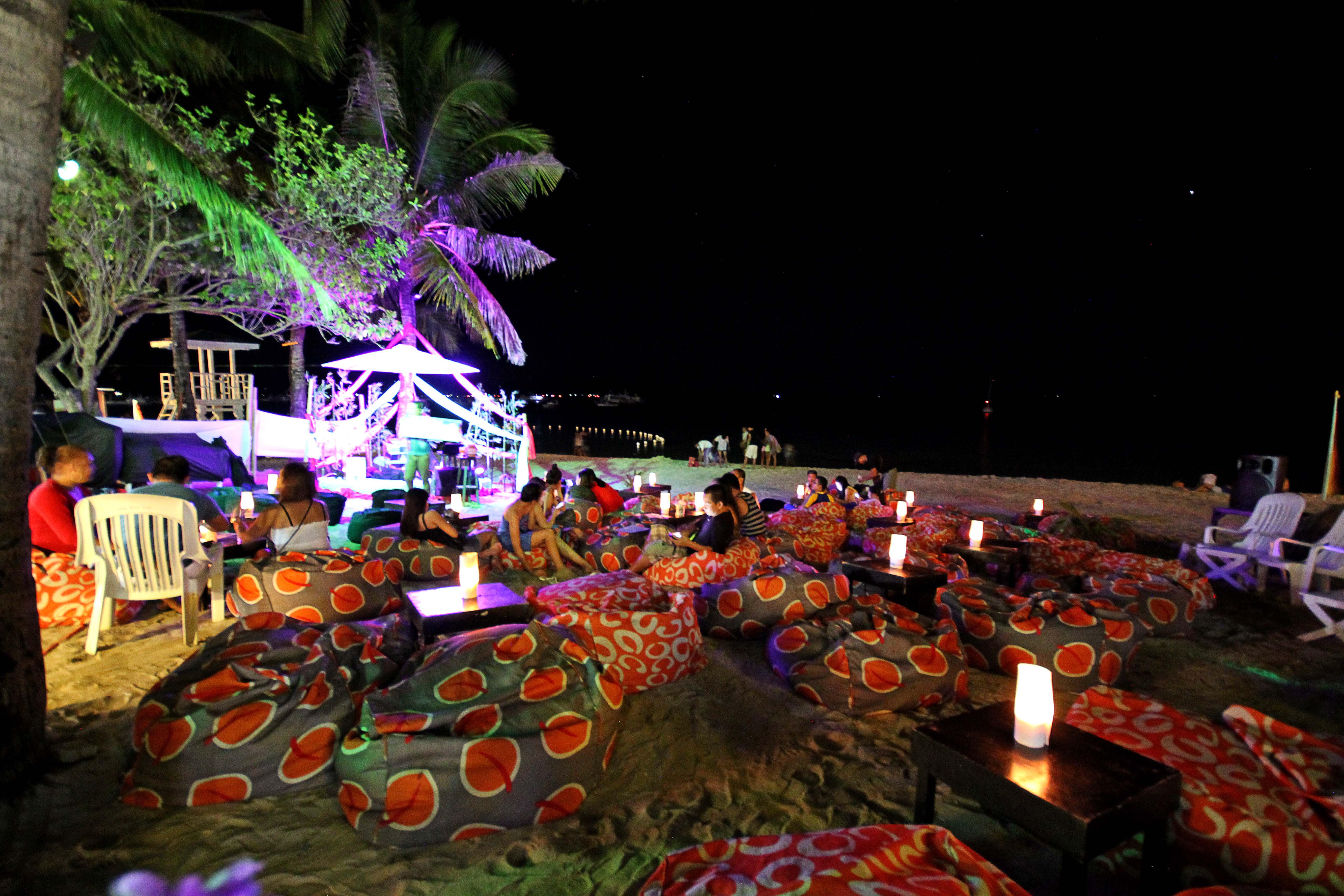 Bamboo Beach Resort & Restaurant Manoc-Manoc Exteriör bild