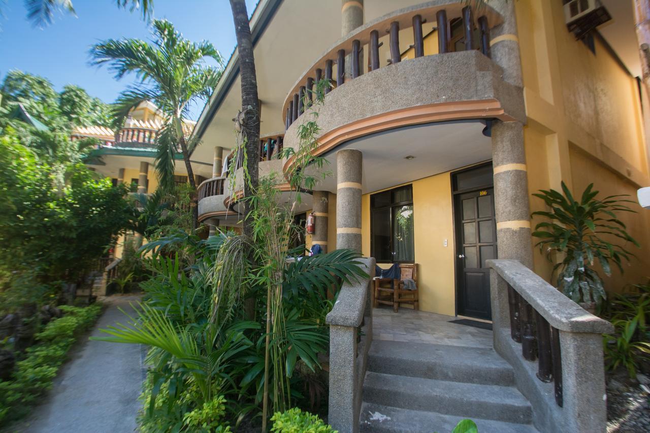 Bamboo Beach Resort & Restaurant Manoc-Manoc Exteriör bild