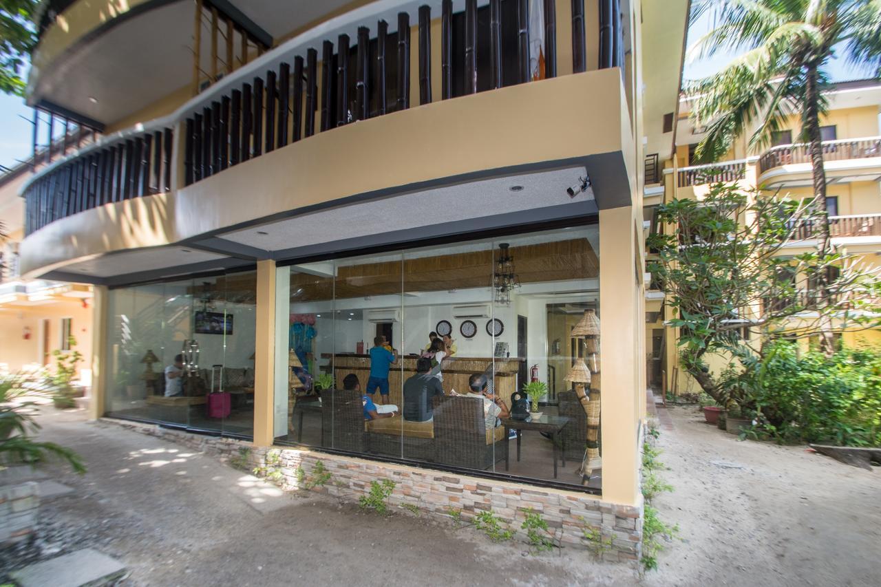 Bamboo Beach Resort & Restaurant Manoc-Manoc Exteriör bild
